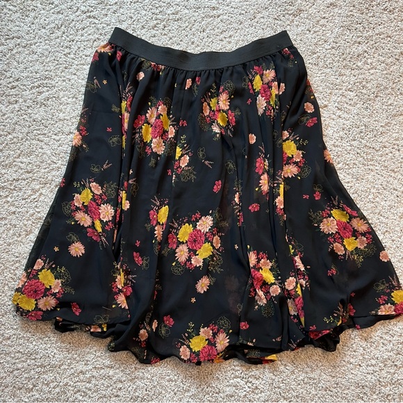 New Torrid black floral midi skater skirt - Picture 3 of 3